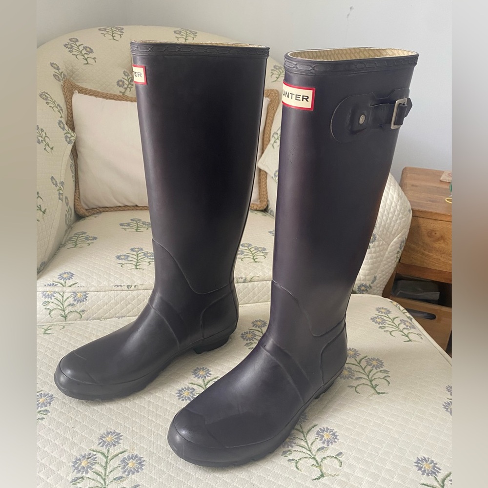 Hunter Knee-High Boots, Eggplant, Women’s Size 9